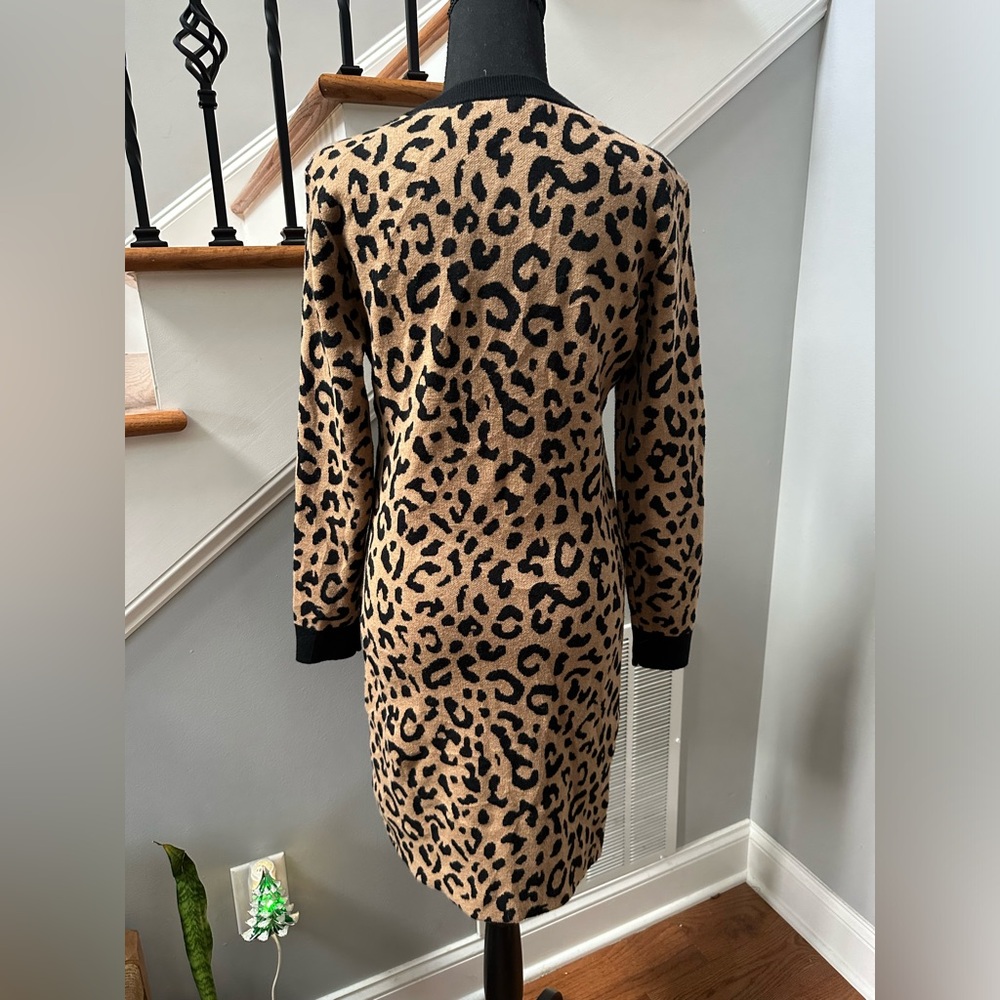 Long-sleeve mini sweater-dress in leopard - Picture 5 of 7